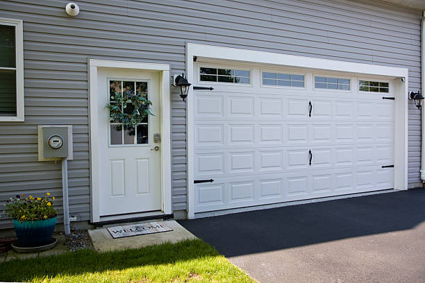 24/7 Emergency Garage Door Panel Replacement experts in Carpendale, WV